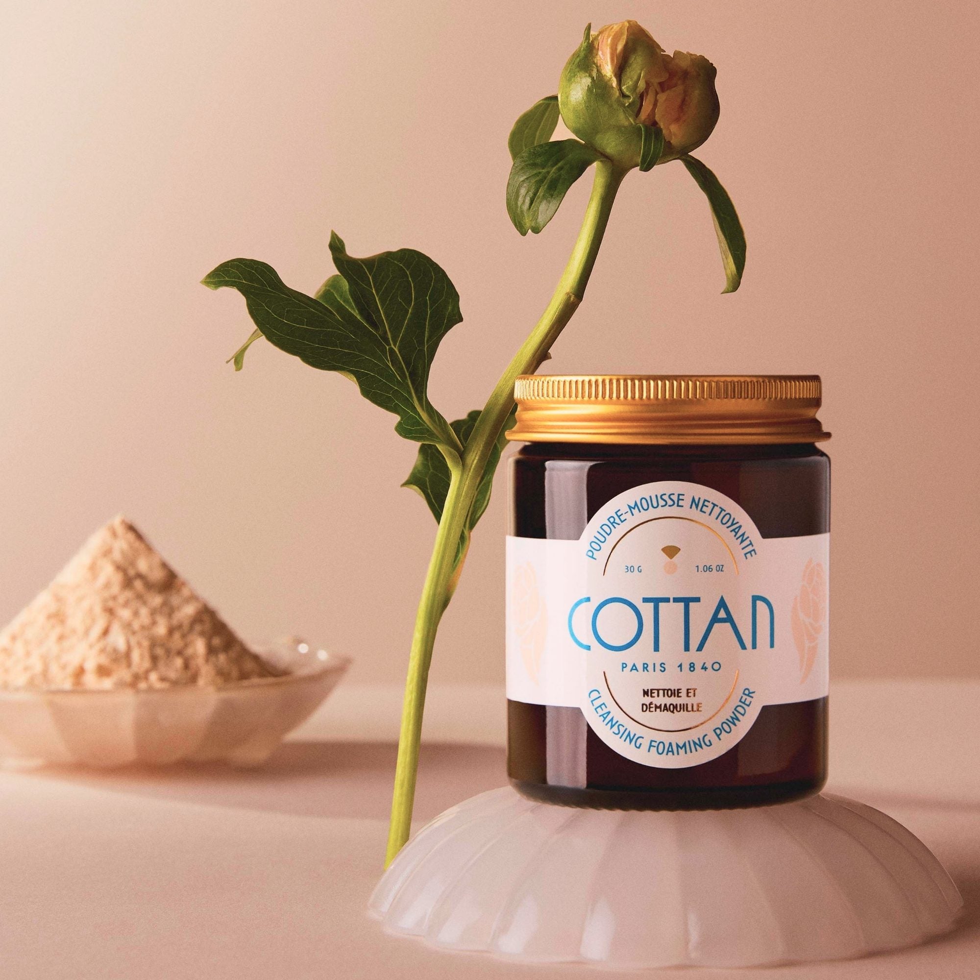 Poudre-Mousse Nettoyante COTTAN — histoire et savoir-faire de la maison